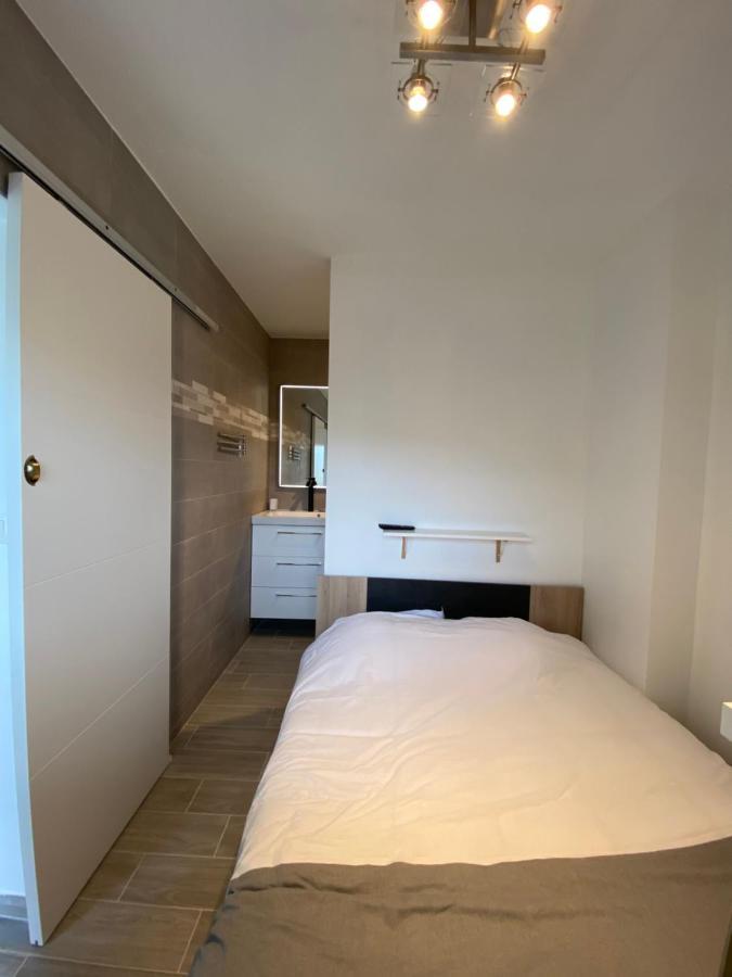 Superbe appartement rénové à neuf à 100m de la mer Juan-les-Pins Exterior foto